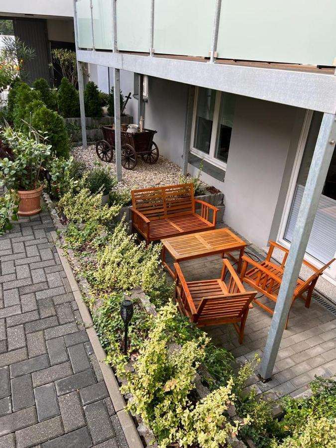 Pb Ferienwohnungen - Fewo 1 - Stilvoll Eingerichtetes Apartment Im Herzen Senftenbergs Extérieur photo